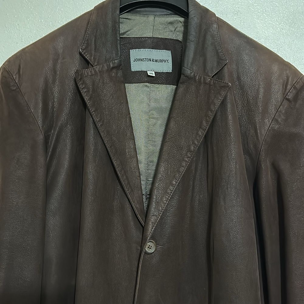 Johnson and Murphy Man’s Leather Jacket, Dark Brown Color, Size 46. - Picture 2 of 9